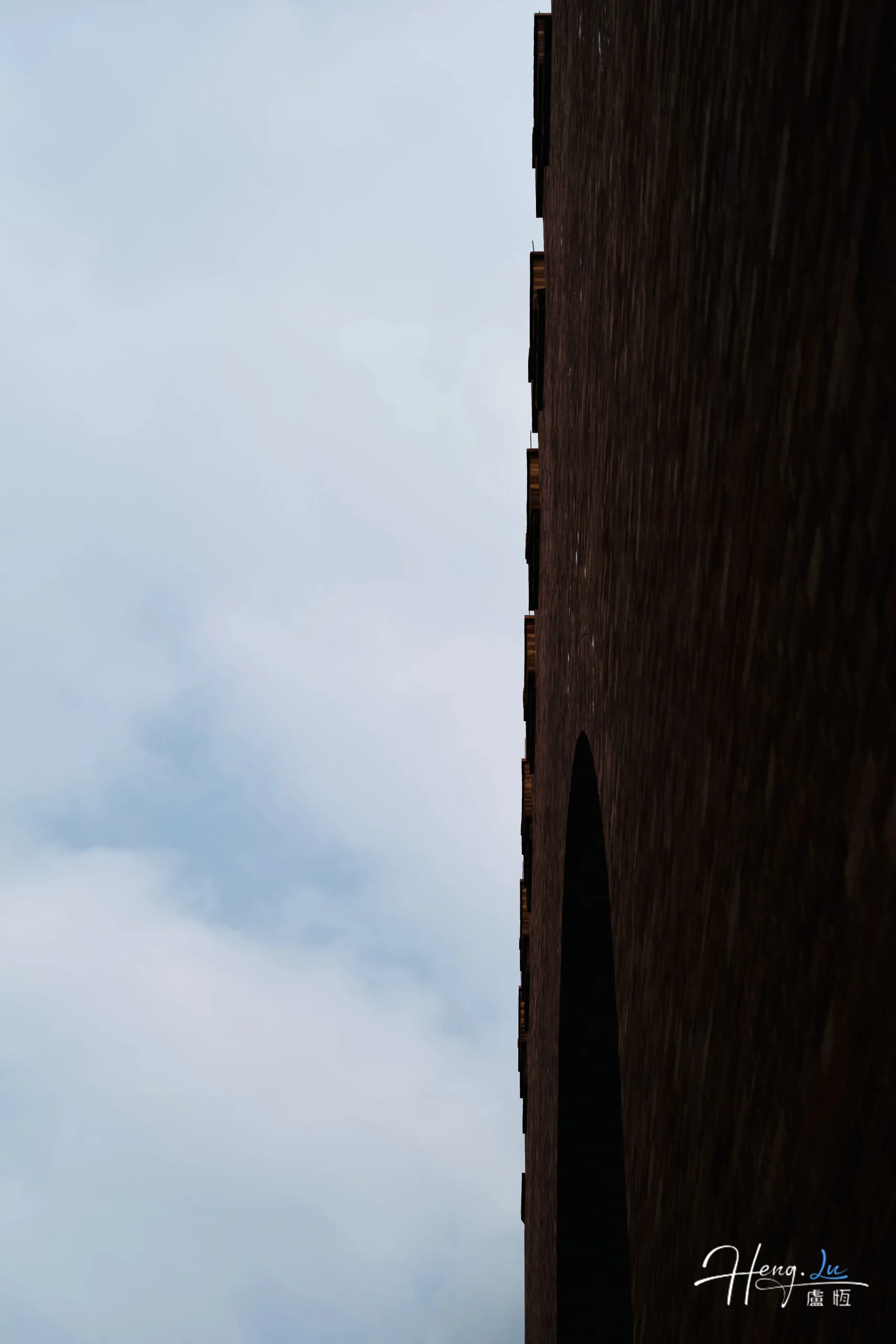 Minimalist-arch-building