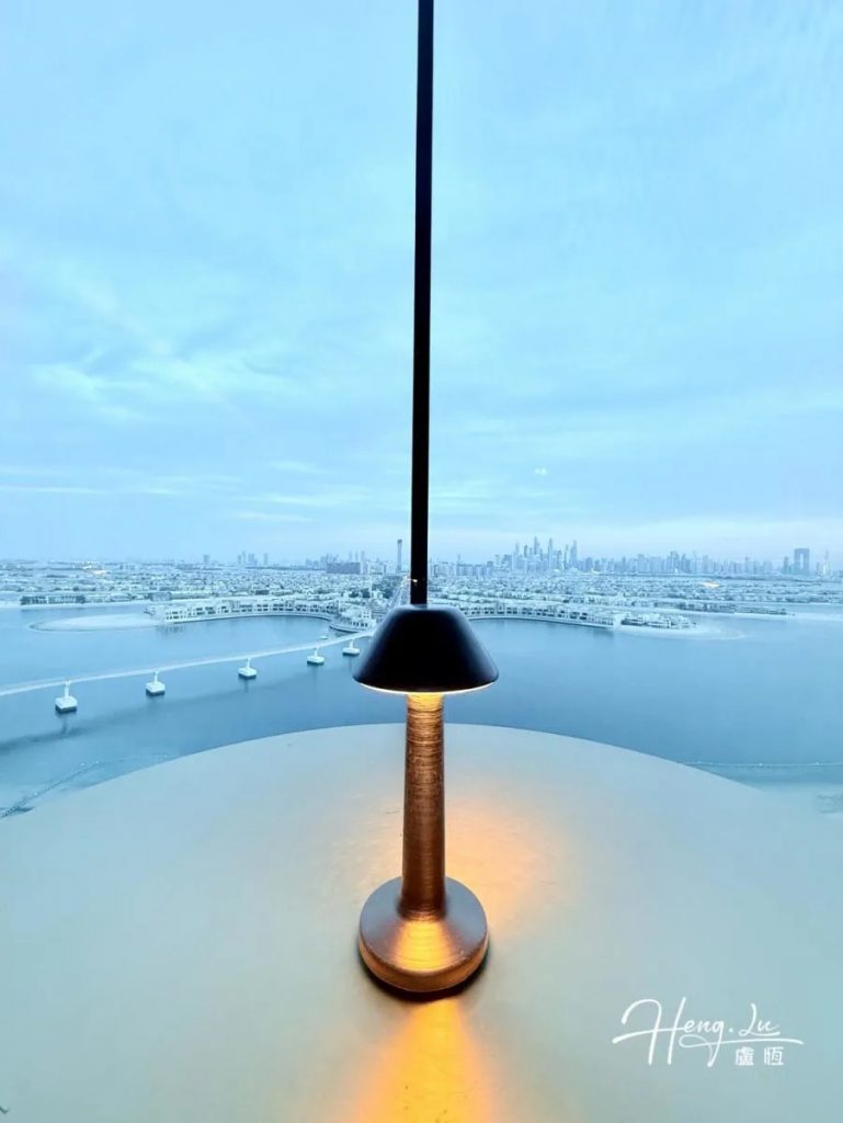 A quiet light in the big city