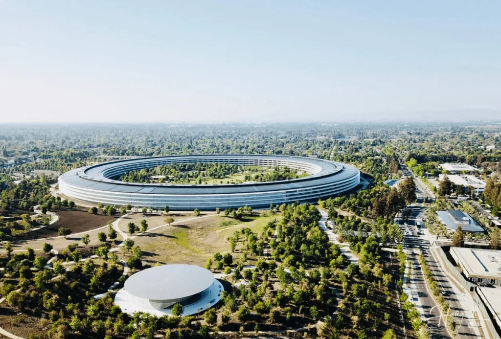 Stunning Aerial View of Apple Park in Cupertino Apple-park-cupertino-california-headquarters